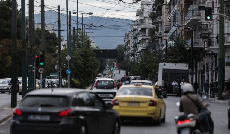 Λ. Κηφισίας: Δυσχέρεια στη κυκλοφορία λόγω τροχαίου