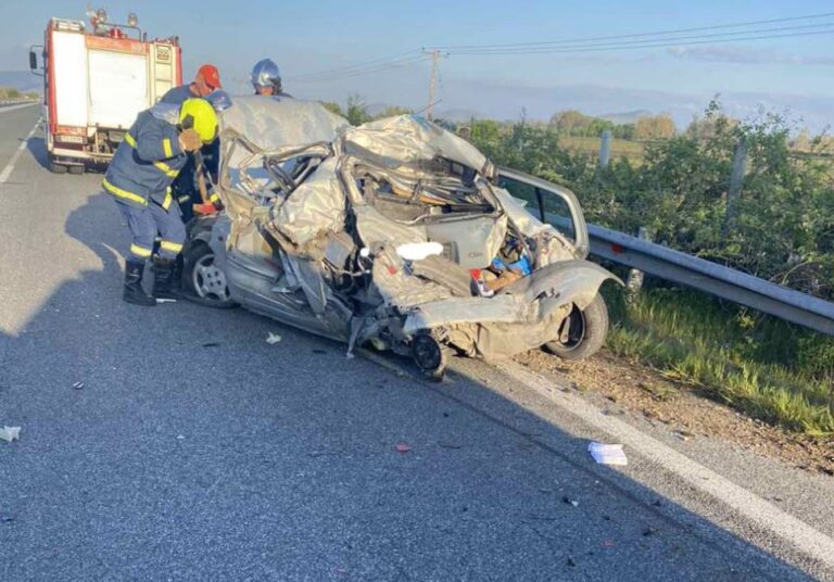 Τρίκαλα: Λοχίας ο 38χρονος που σκοτώθηκε σε τροχαίο με τη σύζυγό του (εικόνες)