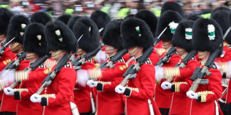 Βρετανία: Συλλήψεις λίγο πριν τη στέψη του βασιλιά Καρόλου – Υπό κράτηση ο επικεφαλής της οργάνωσης κατά της μοναρχίας