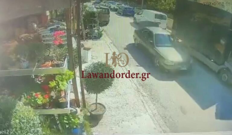 Γλυφάδα: Ρομά έσυραν στο δρόμο 85χρονη για να της κλέψουν την αλυσίδα – Δίνει μάχη να κρατηθεί στη ζωή (βίντεο)