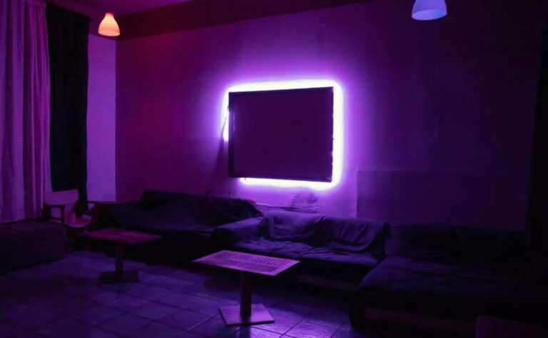 «Ντου» αστυνομικών σε οίκους ανοχής σε Αθήνα και Καλλιθέα που λειτουργούσαν παράνομα – Δέκα συλλήψεις