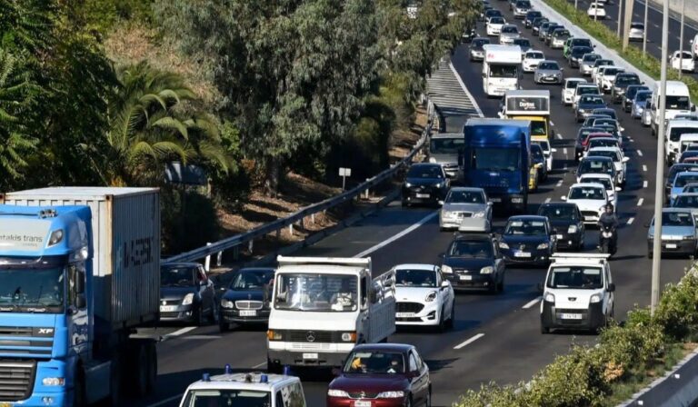 Κίνηση τώρα: Μποτιλιάρισμα στον Κηφισό μετά από τροχαίο στο ύψος των ΚΤΕΛ