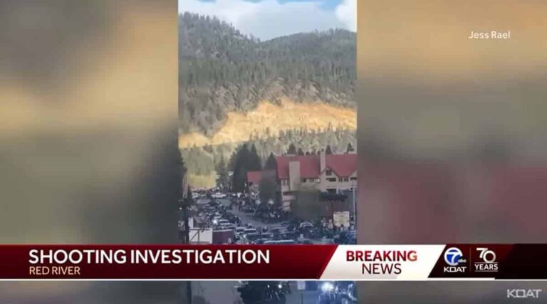 ΗΠΑ: Σκηνές χάους στο Νέο Μεξικό – Μοτοσικλετιστές άρχισαν να ανταλλάσσουν πυρά στη μέση του δρόμου (βίντεο)