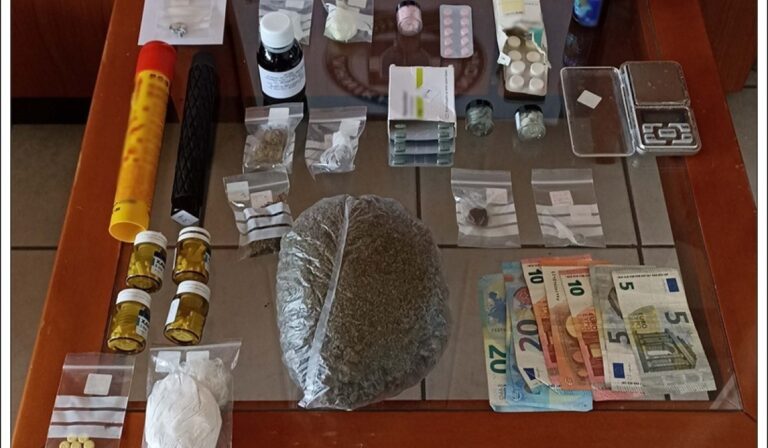 Συνελήφθη 44χρονος για έμπορο ναρκωτικών στη Θεσσαλονίκη – Βρήκαν σπίτι του κοκαΐνη, κάνναβη και χάπια (εικόνα)