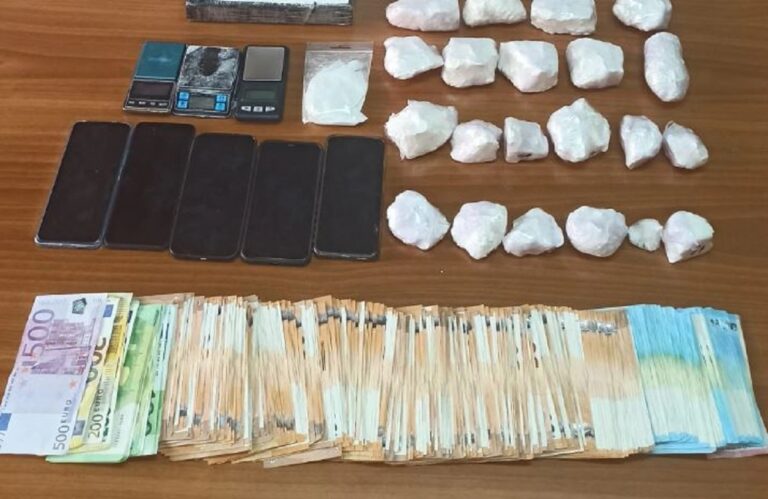Εξαρθρώθηκε εγκληματική οργάνωση που διακινούσε κοκαΐνη στην Αθήνα  – Χειροπέδες σε 4 άτομα (εικόνα)