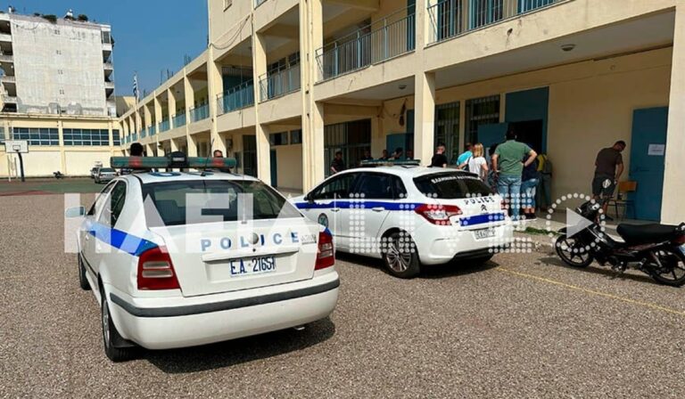 Εκλογές 2023: Ένταση σε σχολείο του Πύργου γιατί δικαστική αντιπρόσωπος έβαζε πρώτο στη σειρά των ψηφοδελτίων αυτό της ΝΔ! – Η ΕΛ.ΑΣ στο σημείο