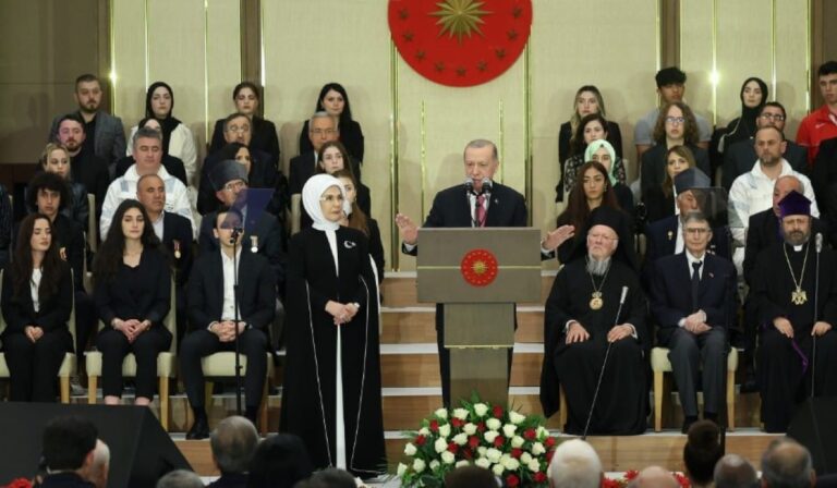 Ερντογάν: «Θα σώσουμε τη χώρα από το σημερινό Σύνταγμα – Ο αιώνας της Τουρκίας έχει αρχίσει»