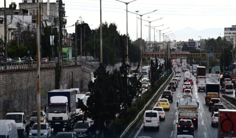 Κίνηση τώρα: Μποτιλιαρισμένος ο Κηφισός – Πού υπάρχουν προβλήματα