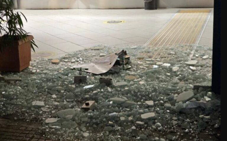 Κουκάκι: Καταδρομική σε καταστήματα και ΑΤΜ – 9 προσαγωγές από την ΕΛΑΣ