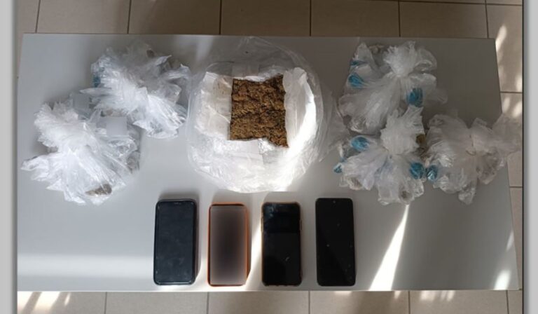 Λάρισα: Συνελήφθησαν ανήλικοι διακινητές χασίς – Έκρυβαν πάνω από μισό κιλό κάνναβης