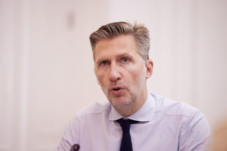 Σκέρτσος: «Βρισκόμαστε σε περιβάλλον κλιματικής κρίσης που δημιουργεί mega-πυρκαγιές»