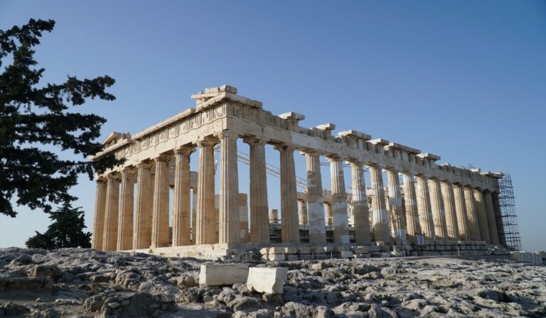 Τρόμος στην Ακρόπολη: Τελετές σατανισμού κάτω από τον Ιερό Βράχο! (εικόνες)