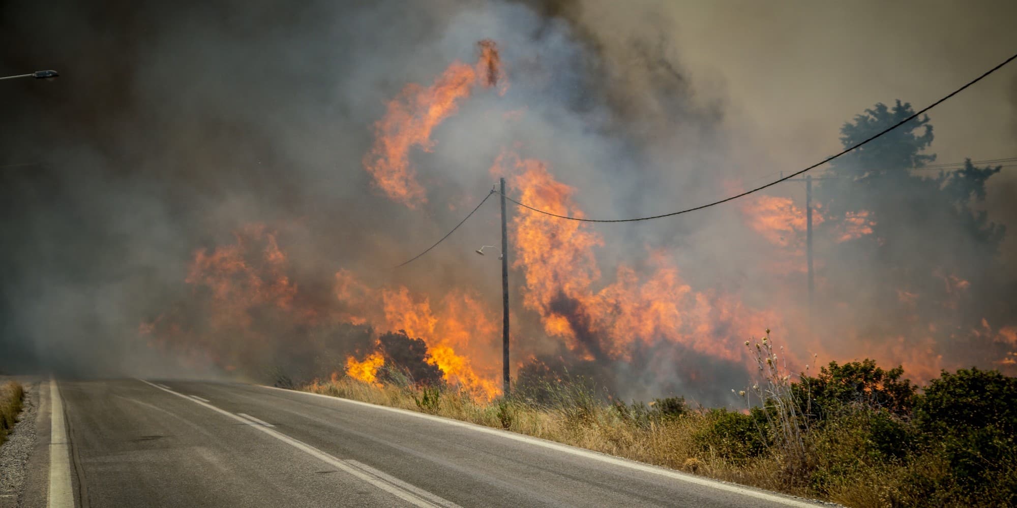 εικόνα από τη φωτιά στη ρόδο