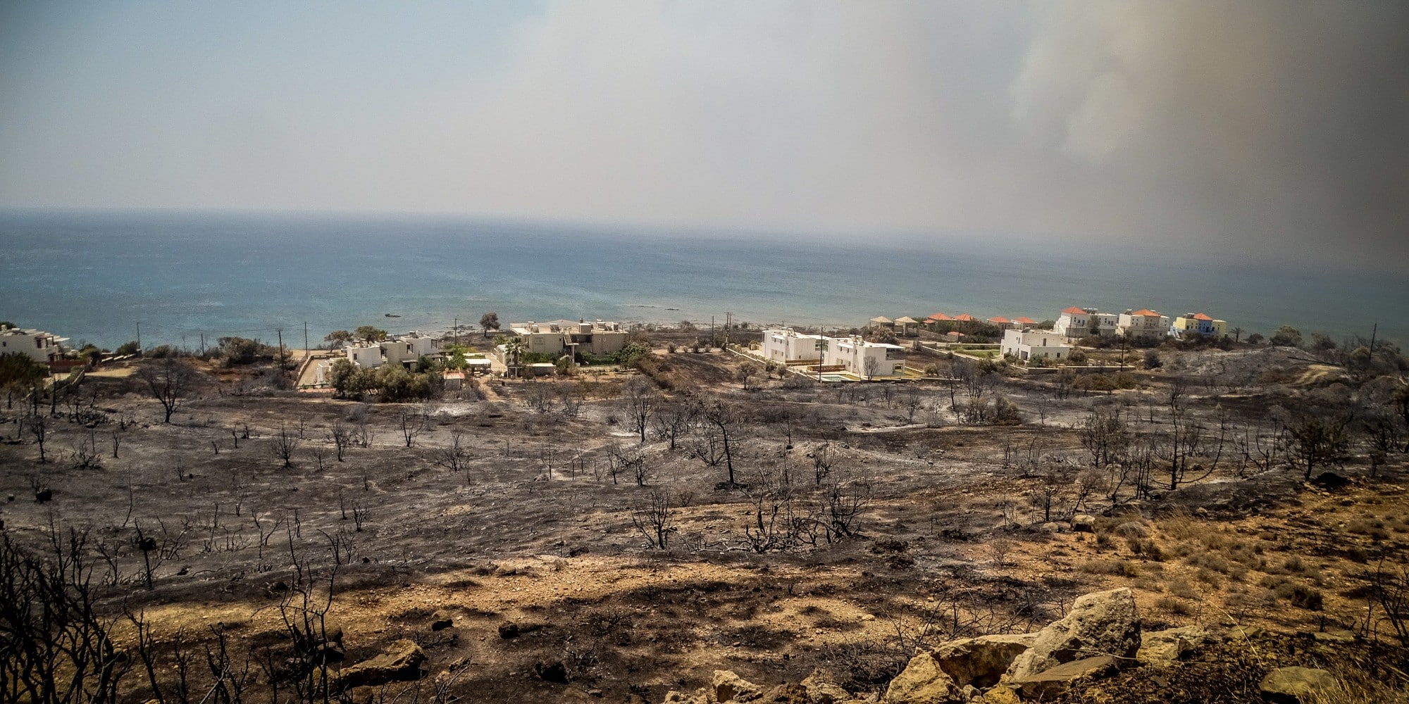 εικόνα από τη φωτιά στη ρόδο