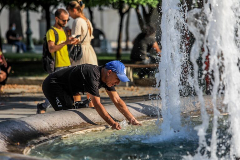 Κορυφώνεται το κύμα καύσωνα στη χώρα – Πού θα σημειωθούν οι υψηλότερες θερμοκρασίες