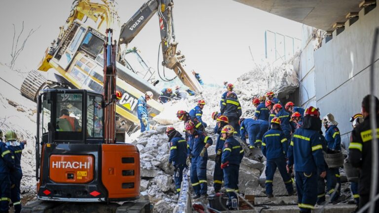 Τρείς συλλήψεις από τις αρχές για την κατάρρευση της γέφυρας στην Πάτρα