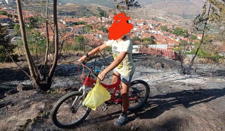 Πιτσιρικάς έκανε 2 χλμ. στον καύσωνα και συγκίνησε πυροσβέστες – «Σας ευχαριστώ, σας έφερα λίγο νερό»