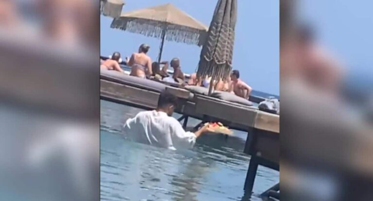 Ρόδος: Αποσύρει τις πλωτές ξαπλώστρες το beach bar με τον σερβιτόρο που σέρβιρε… κολυμπώντας