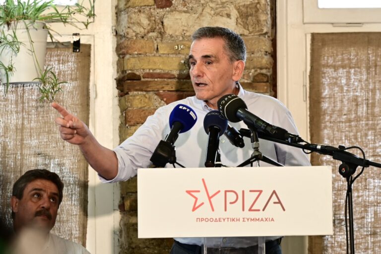 Ο Τσακαλώτος ανακοίνωσε την υποψηφιότητά του -«Ο ΣΥΡΙΖΑ πρέπει να παραμείνει ένα κόμμα της Αριστεράς»