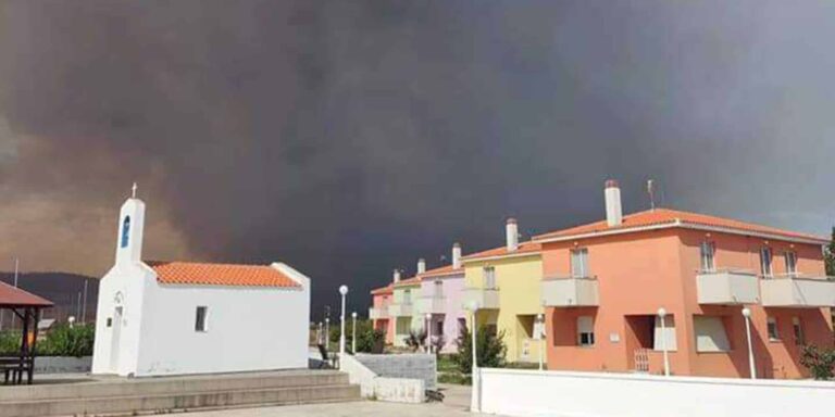 Αλεξανδρούπολη: Κάηκαν τα πρώτα σπίτια