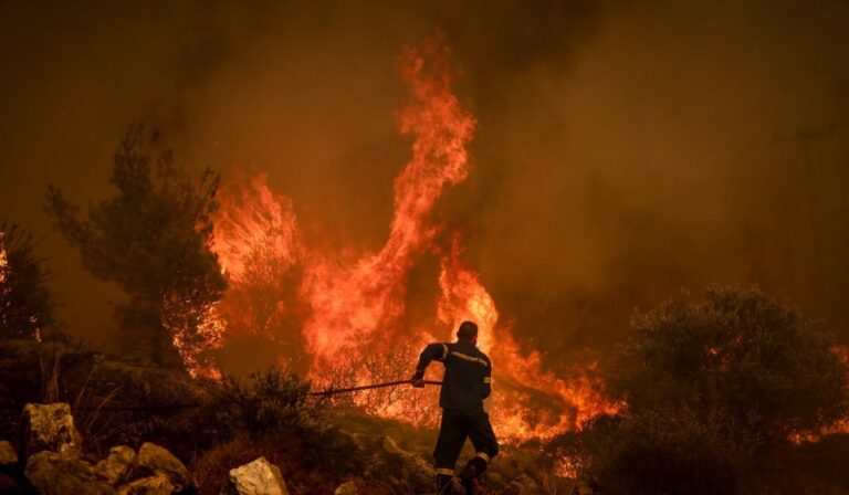 Τραγωδία: 16 μεγάλες φωτιές έκαψαν πάνω από 4,2 εκατ. στρέμματα μέσα σε 21 χρόνια στην Ελλάδα (χάρτης)