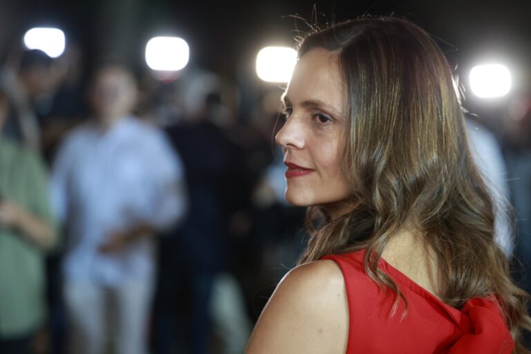 Εξώδικο της Έφης Αχτσιόγλου για συκοφαντικό δημοσίευμα – Για το «sms» στον Τσίπρα