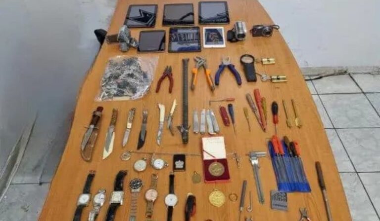 Επιχείρηση της ΕΛ.ΑΣ στην Αθήνα για την εγκληματικότητα:  Εξιχνιάστηκαν 17 κλοπές και 12 ληστείες – Χειροπέδες σε 8 άτομα (βίντεο)