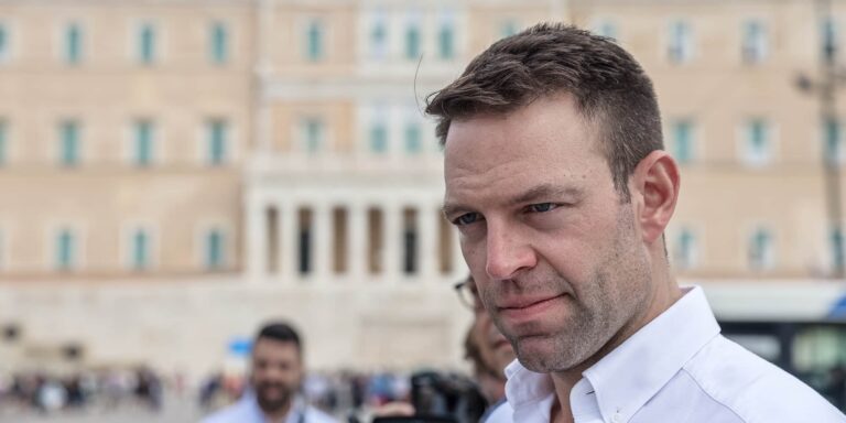 Επίθεση Κασσελάκη σε Μπέο και Μητσοτάκη: «Το μακρύ χέρι του δημάρχου, του εκλεκτού του Πρωθυπουργού στο Βόλο»