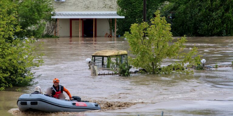 Λάρισα: Διαρρήξεις και κλοπές μετά την κακοκαιρία – Βίντεο από drone στον Θεσσαλικό κάμπο