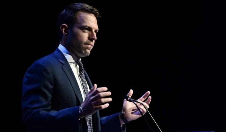 Δεν θα παρουσιαστεί τελικά ο Κασσελάκης τον Νοέμβριο; Το νέο σενάριο για τη στρατιωτική του θητεία