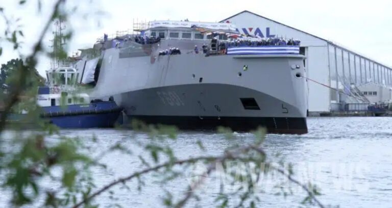 Στο νερό έπεσε η πρώτη ελληνική φρεγάτα Belh@rra (εικόνες & βίντεο)