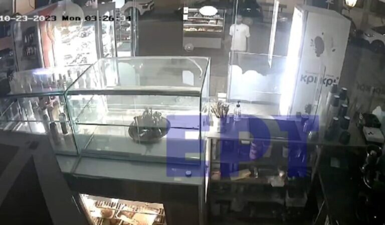 Βίντεο-ντοκουμέντο στη Δάφνη: Τραυμάτισαν με μαχαίρι και λήστεψαν ιδιοκτήτη αρτοποιείου!