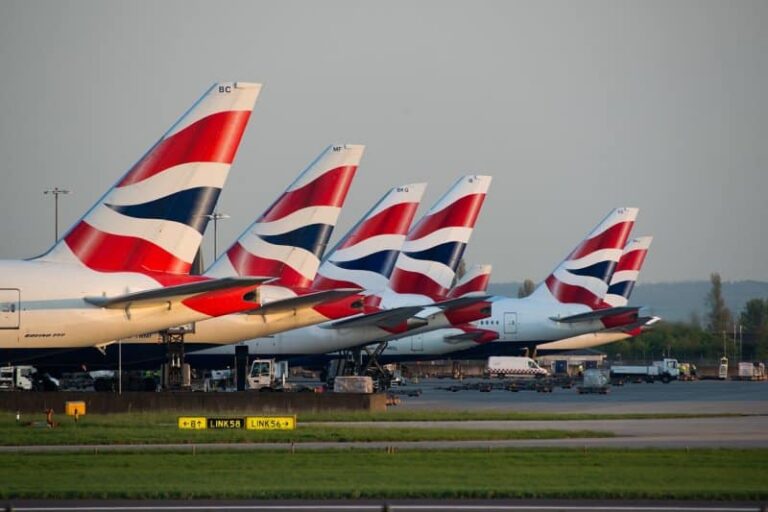 British Airways: Το πλήρωμα κατήγγειλε ψεύτικη ληστεία – Ξενύχτησαν και ήπιαν μέχρι να χάσουν τις αισθήσεις τους