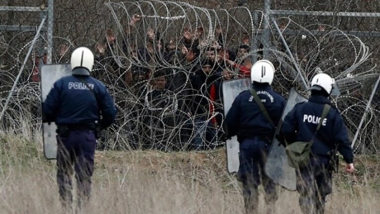 Αποκλειστικό – ‘Εβρος: Μετανάστες λαμβάνουν οδηγίες από Τούρκους αστυνομικούς για επιθέσεις κατά Ελλήνων (Βίντεο)