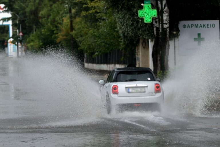 Νέα κακοκαιρία εξπρές: Οι μετεωρολόγοι προειδοποιούν – Έρχονται βροχές, καταιγίδες και αφρικανική σκόνη!