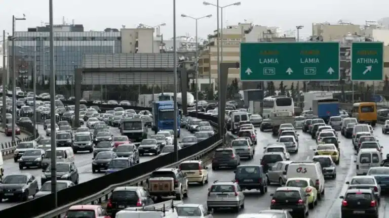 Κίνηση τώρα: Στο «κόκκινο» ο Κηφισός – Πού αλλού εντοπίζονται προβλήματα (live ο χάρτης)