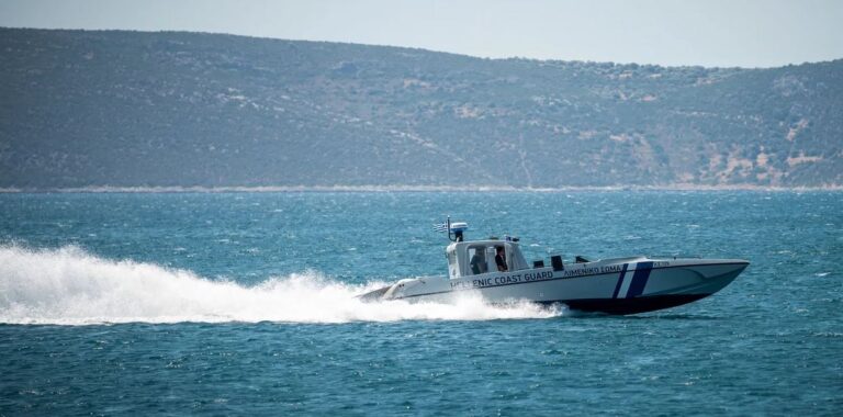 Χίος: Σύλληψη διακινητή μεταναστών – Αποβίβασε 17 άτομα σε παραλία του νησιού