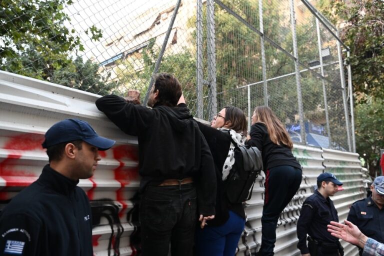 Αττικό Μετρό: Κλαδεύονται και θα μεταφυτευτούν τα δέντρα στα Εξάρχεια