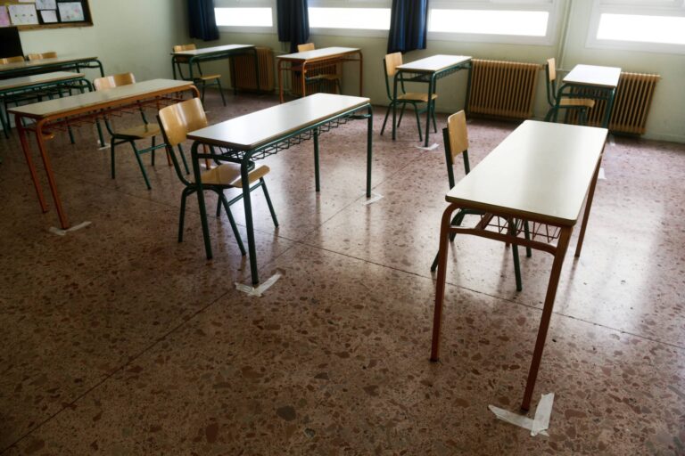 Βουλευτής της ΝΔ απείλησε δημόσια καθηγητή ιδιωτικού σχολείου – «Θα σε τελειώσω»