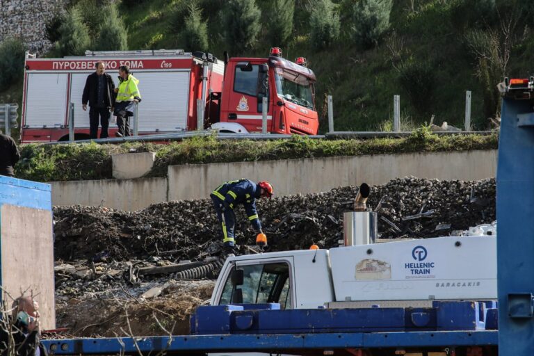 Τέμπη: Σοκάρει ο 8χρονος γιος της στρατιωτικού – «Τη μισώ που μπήκε σε αυτό το τρένο»