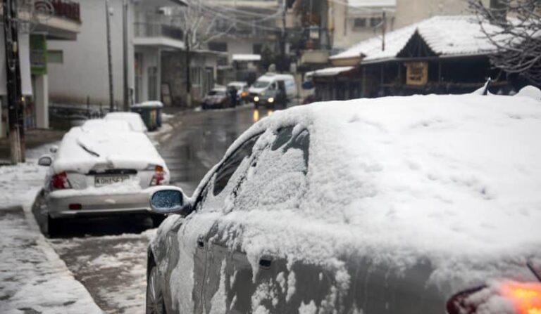 Κακοκαιρία Betina: Χιόνισε σε Θεσσαλονίκη, Φλώρινα, Κοζάνη και Πέλλα – Δείτε LIVE την εξέλιξη του καιρού (βίντεο)