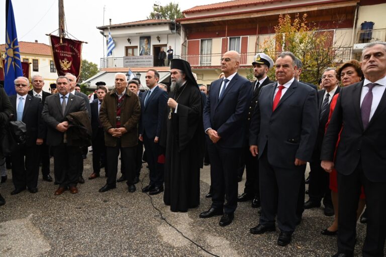 Ο Νίκος Δένδιας στην επιμνημόσυνη δέηση για τα 202 χρόνια από θάνατο του ήρωα αρχιστράτηγου των Μακεδονικών Δυνάμεων Εμμ. Παπά