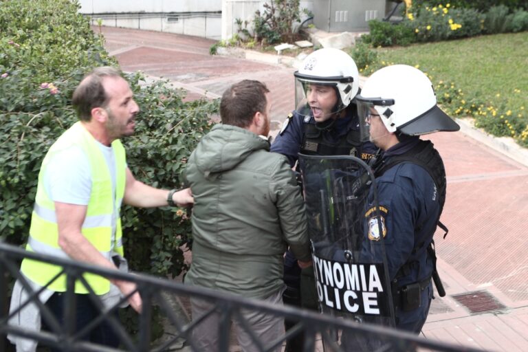 Επίθεση σε εργαζομένους του ΟΤΑ από ΜΑΤ καταγγέλλει η ΑΔΕΔΥ