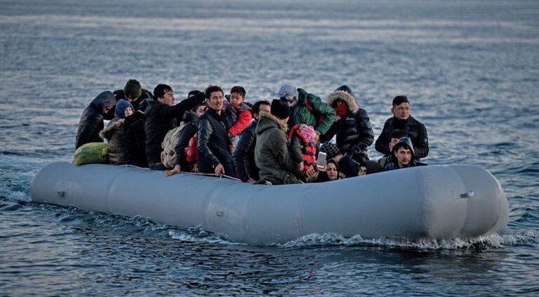 Αυξάνονται οι ροές μεταναστών στην Κρήτη – Δυσβάσταχτο το κόστος προσωρινής φιλοξενίας