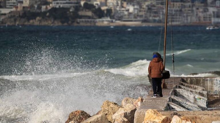 Σε ισχύ απαγορευτικό απόπλου λόγω της κακοκαιρίας – Ποια δρομολόγια δεν γίνονται