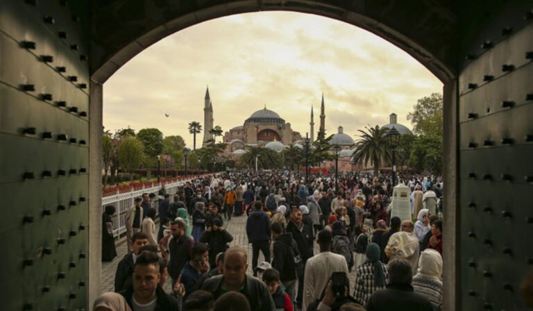 «Η Αγιά Σοφιά δεν θα δει το 2050»: Άρθρο-καταπέλτης της Τζουμχουριέτ