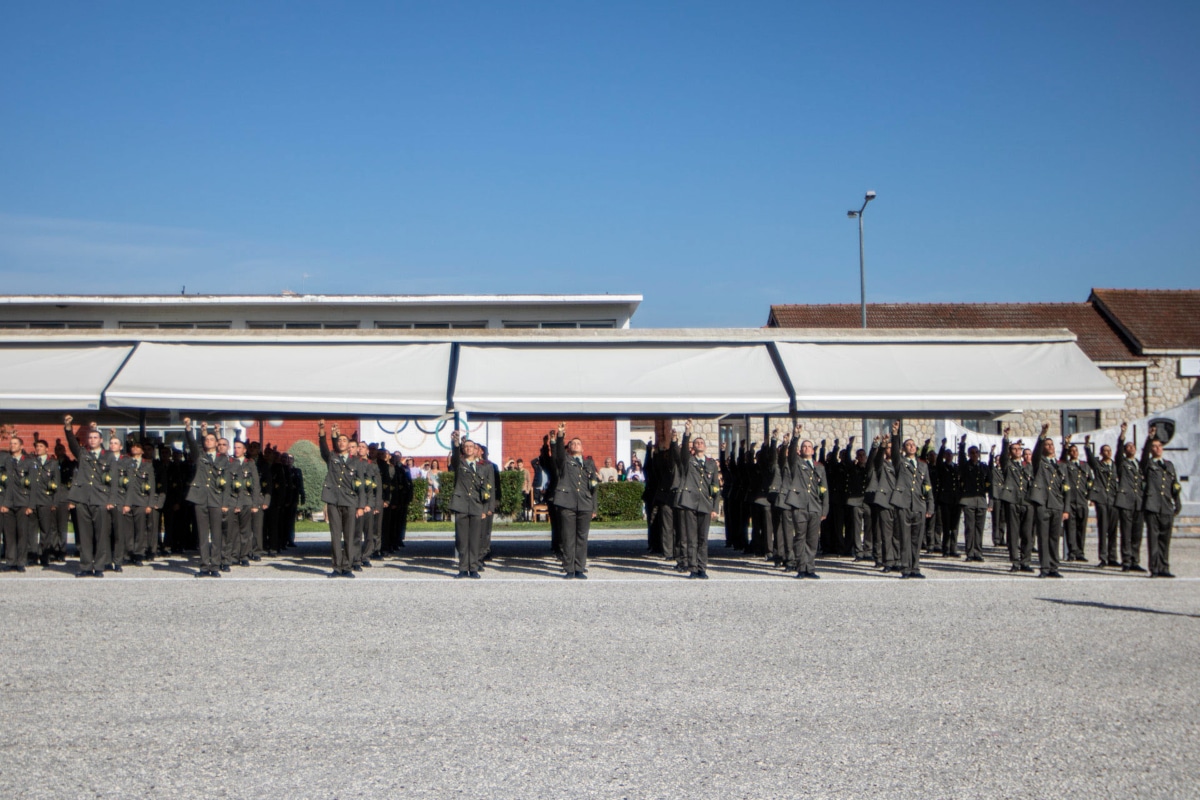 enoples dynameis spoudastes