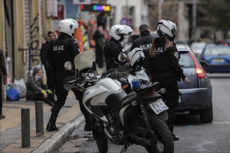 Σάλος στη Λάρισα: Ρομά προέτρεπε τον κόσμο μέσω TikTok να σκοτώνει αστυνομικούς «με καραμπίνες, καλάσνικοφ και ούζι»!