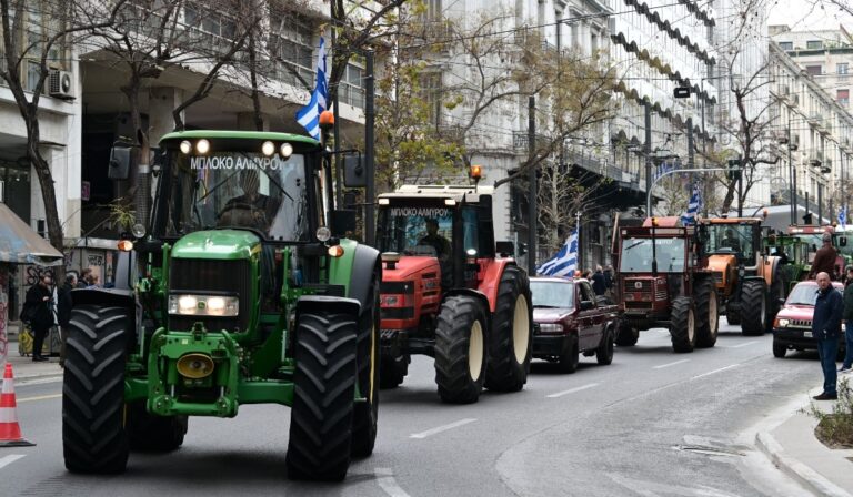 Οι αγρότες ετοιμάζουν νέα συλλαλητήρια: Ενισχύονται τα μπλόκα – Οι επόμενες κινήσεις τους