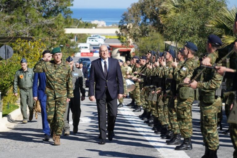 Στη Φινλανδία μεταβαίνει ο Νίκος Δένδιας – Για την επίδειξη του φιλανδικού μοντέλου στρατού